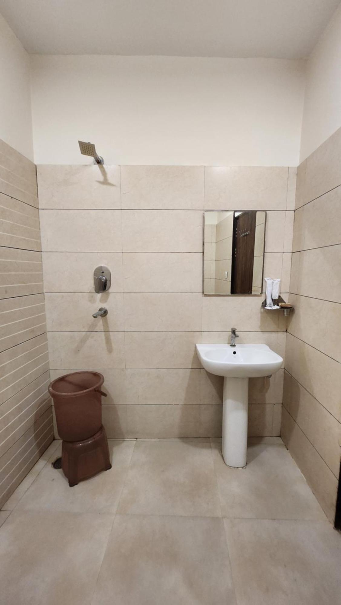 Hotel Krishna'S Near Golden Temple Amritsar Esterno foto