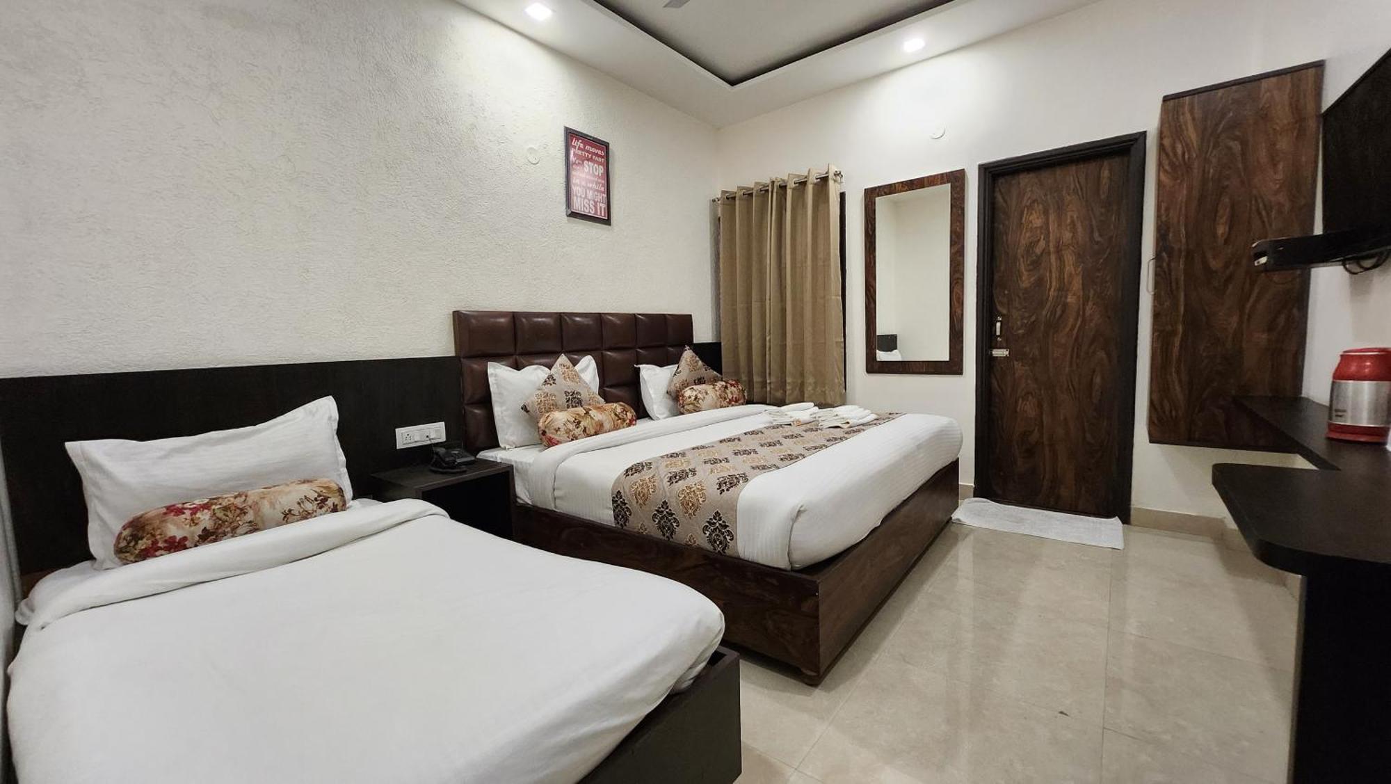 Hotel Krishna'S Near Golden Temple Amritsar Esterno foto